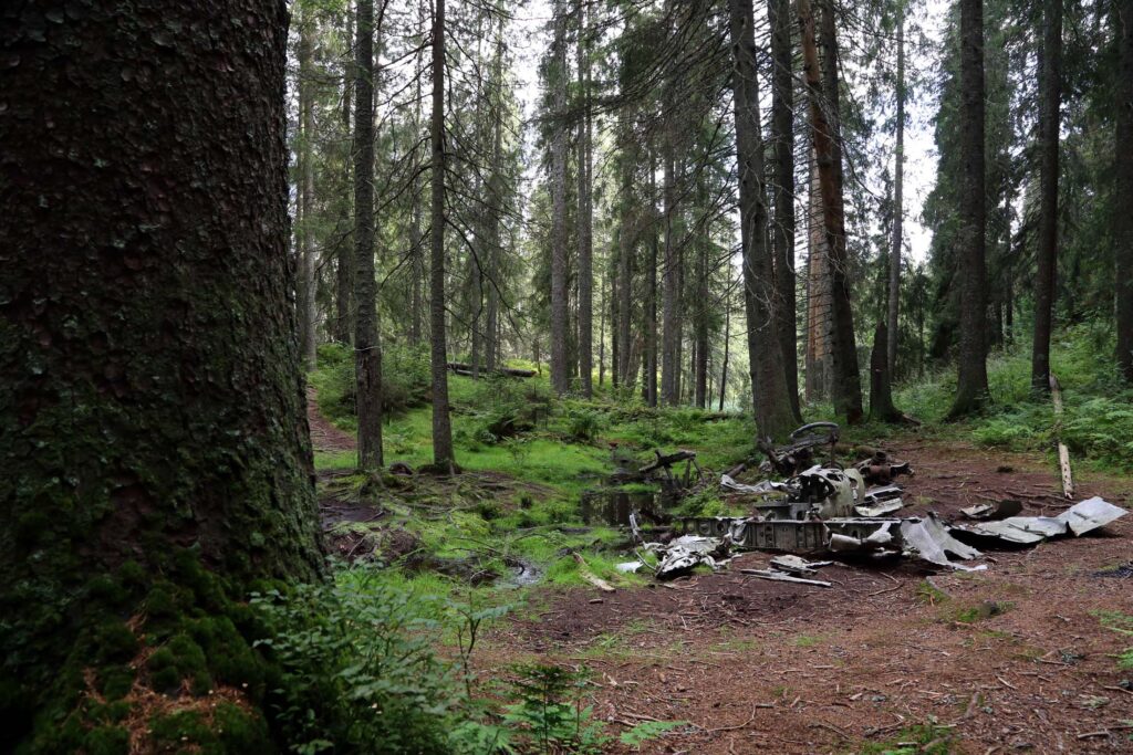 Restene av et tysk bombefly, ved Hansakollen i Maridalen i Nordmarka.