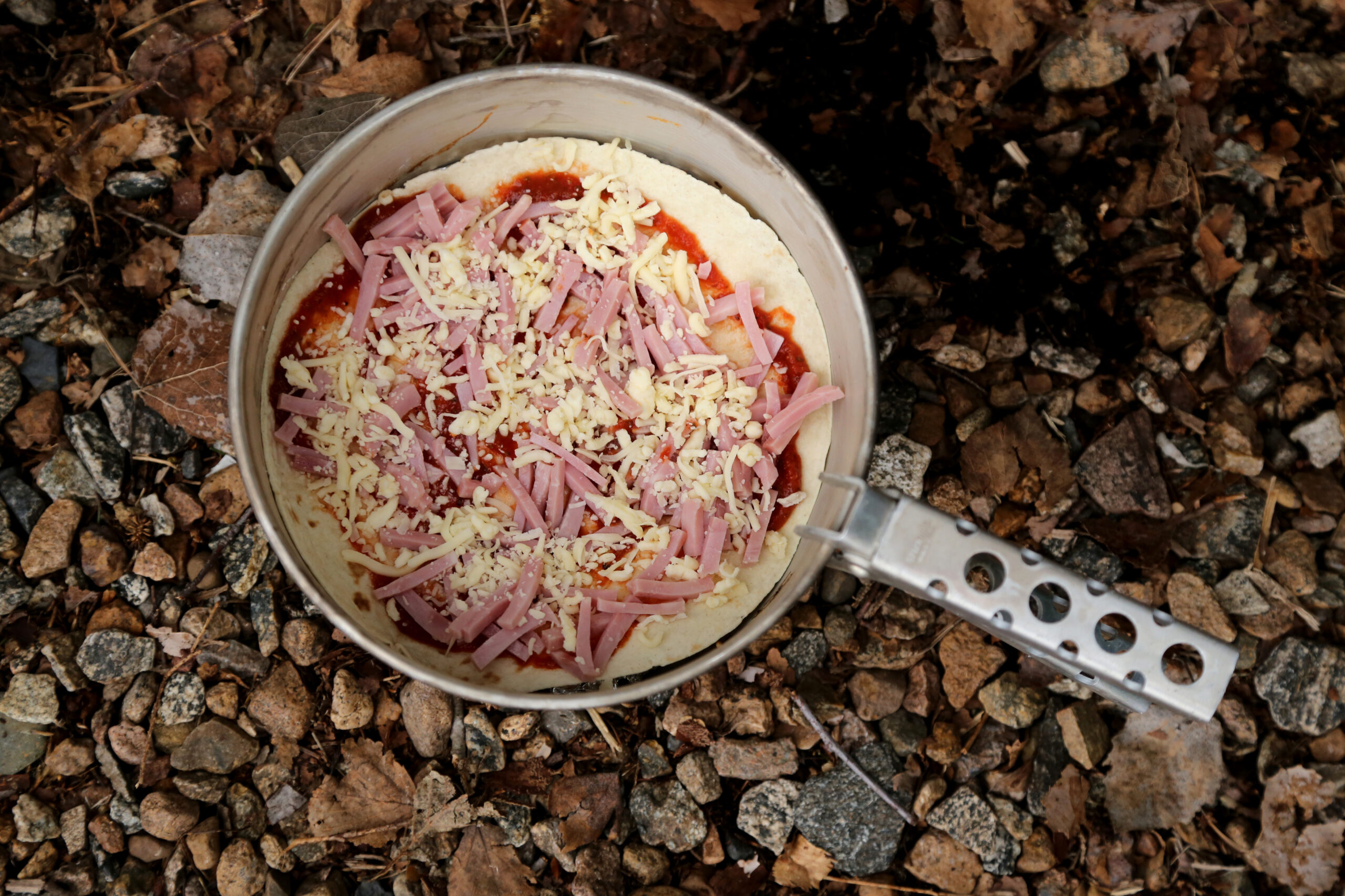 Slik lager du pizza på tur