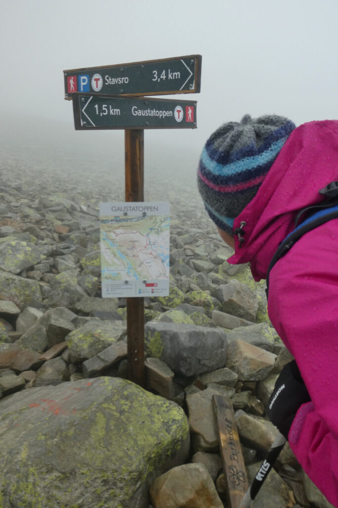 Gaustatoppen i tåke